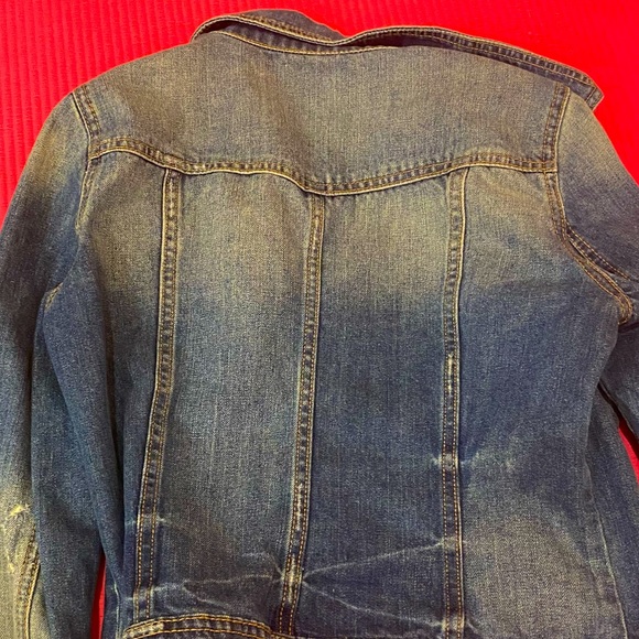 Large Jean jacket from Zara. - Picture 9 of 9